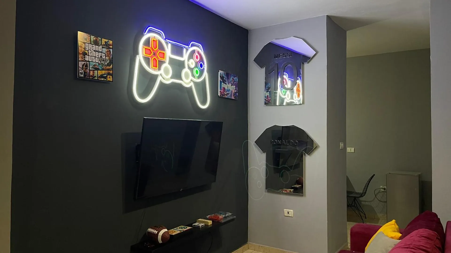 Super House 2 Blloku - 3 Rooms Тирана Албания