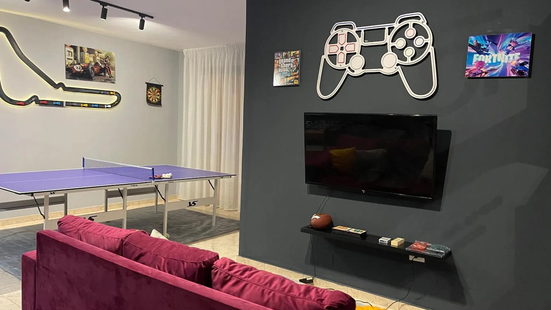 Super House 2 Blloku - 3 Rooms Тирана