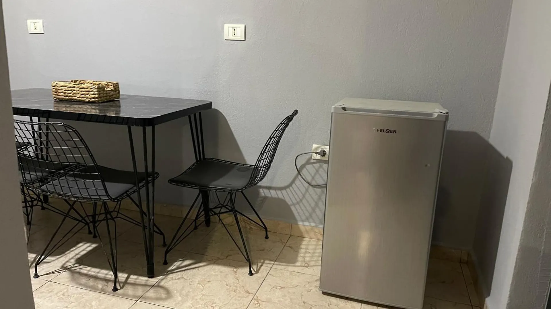 Super House 2 Blloku - 3 Rooms Тирана 0*,