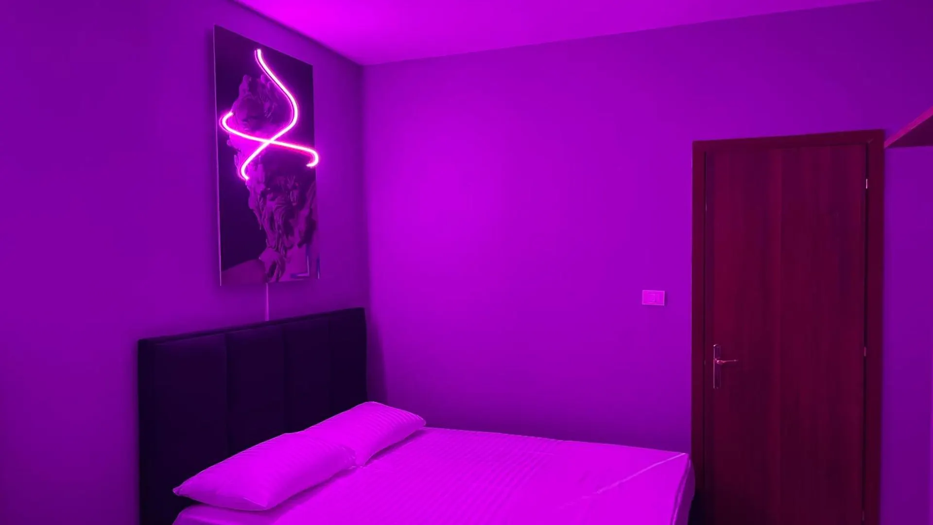 Super House 2 Blloku - 3 Rooms Тирана 0*,  Албания