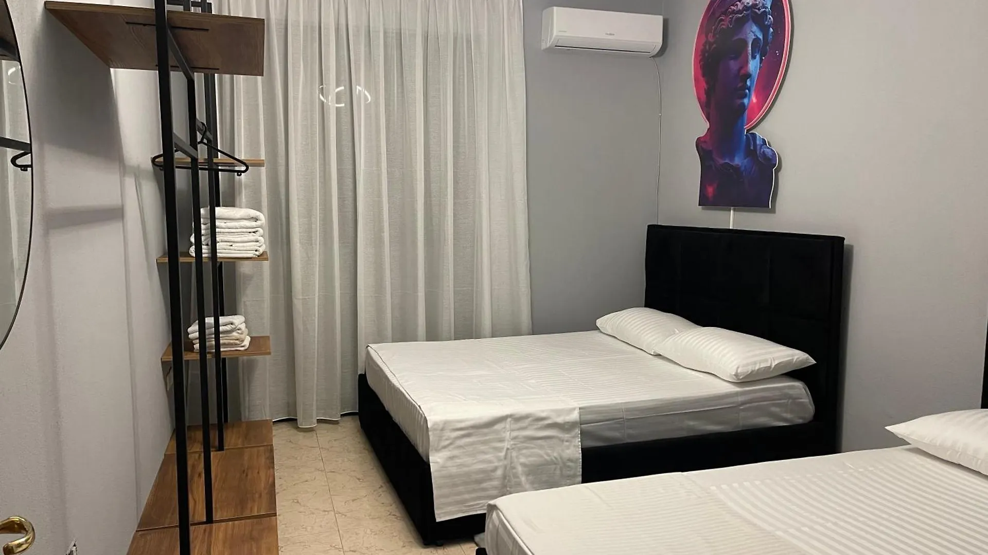 Super House 2 Blloku - 3 Rooms Tirana Apartment